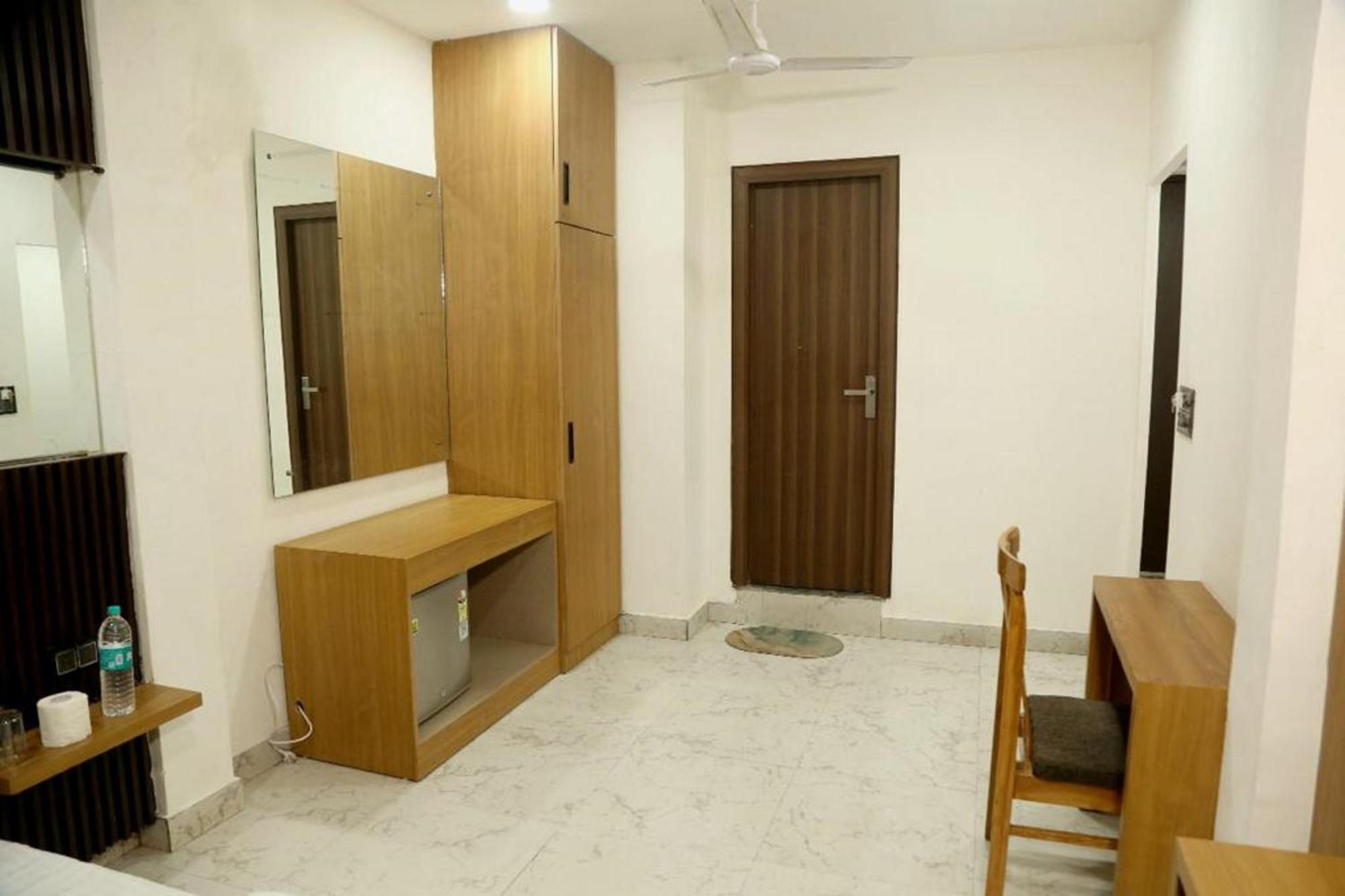 Bunk Hostel Delhi Best Backpacking Accommodation Yeni Delhi Dış mekan fotoğraf