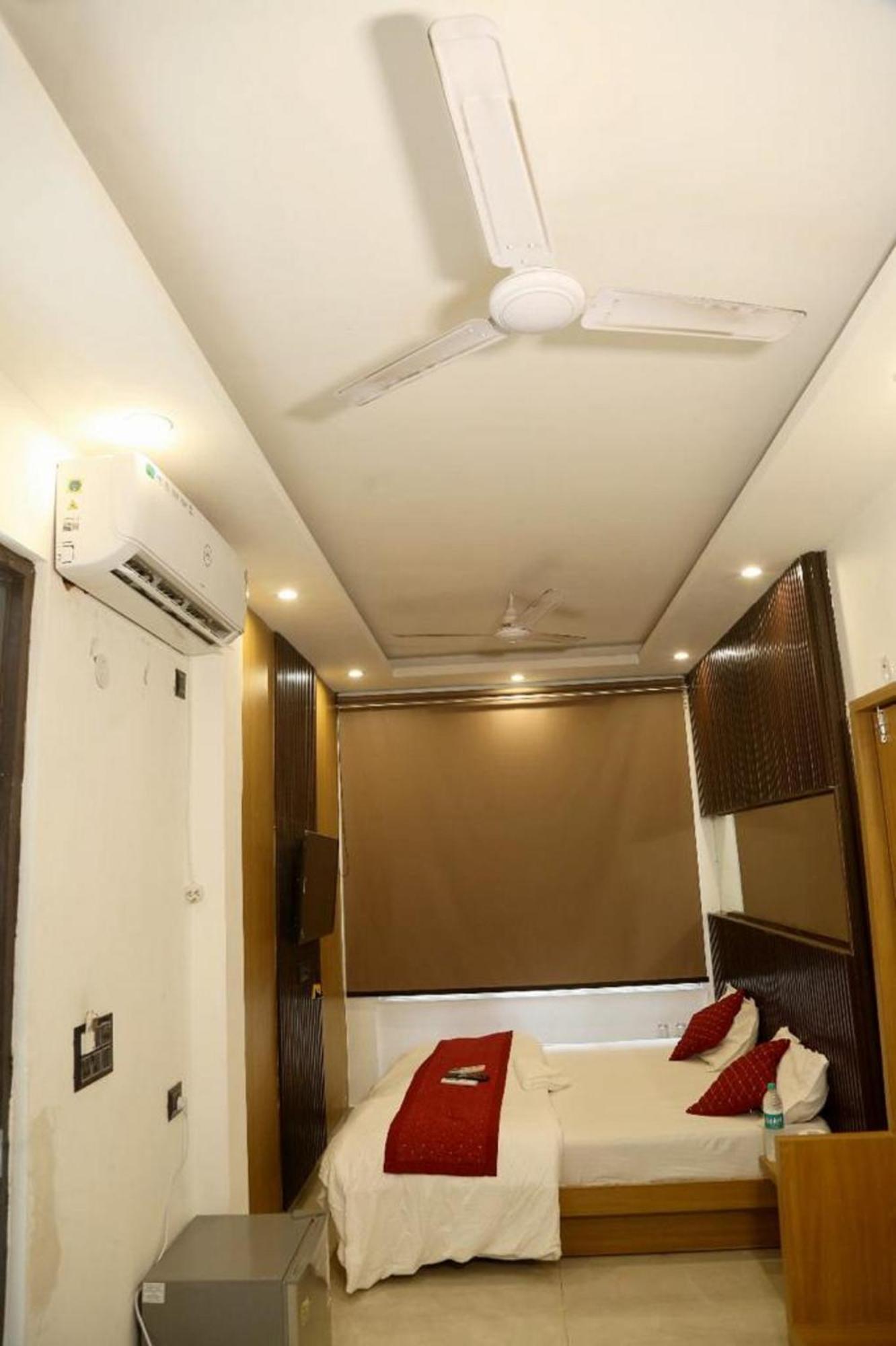 Bunk Hostel Delhi Best Backpacking Accommodation Yeni Delhi Dış mekan fotoğraf